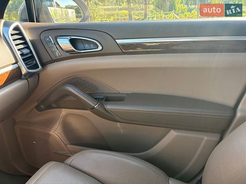 Внедорожник / Кроссовер Porsche Cayenne 2012 в Умани фото 13 Внедорожник / Кроссовер Porsche Cayenne 2012 в Умани