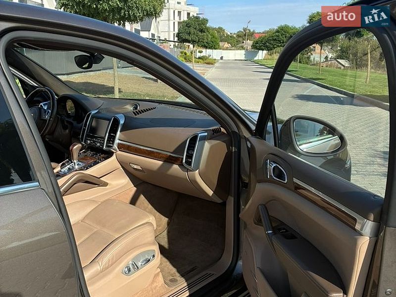 Внедорожник / Кроссовер Porsche Cayenne 2012 в Умани фото 21 Внедорожник / Кроссовер Porsche Cayenne 2012 в Умани