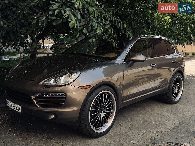 Внедорожник / Кроссовер Porsche Cayenne 2013 в Киеве