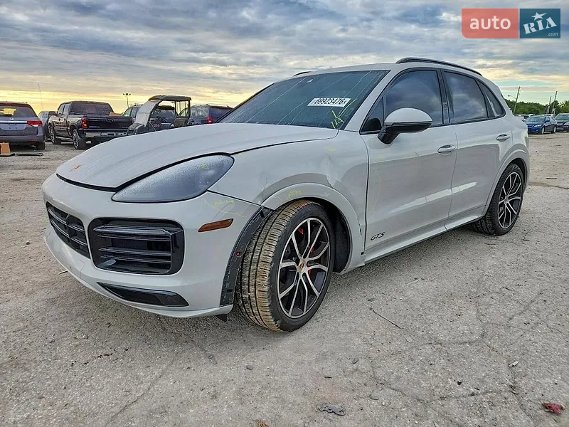Porsche Cayenne 2021