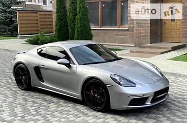 Купе Porsche Cayman 2016 в 