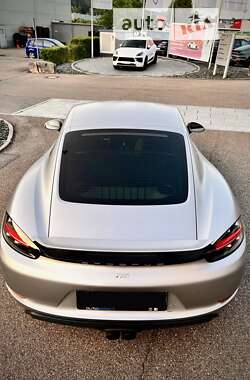 Купе Porsche Cayman 2016 в Киеве