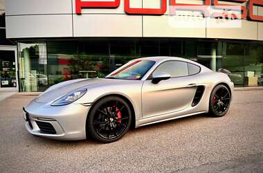 Купе Porsche Cayman 2016 в Киеве