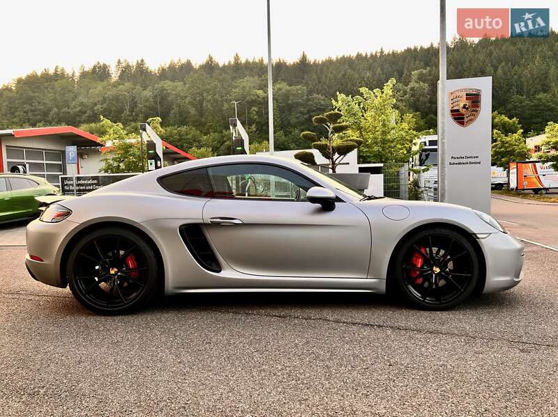 Купе Porsche Cayman 2016 в Киеве