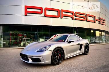 Купе Porsche Cayman 2016 в Киеве