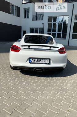 Купе Porsche Cayman 2015 в 