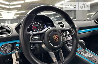 Купе Porsche Cayman 2020 в Киеве