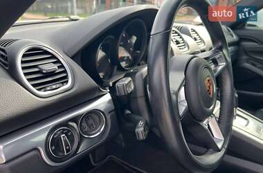 Купе Porsche Cayman 2017 в 