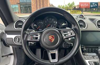 Купе Porsche Cayman 2017 в 