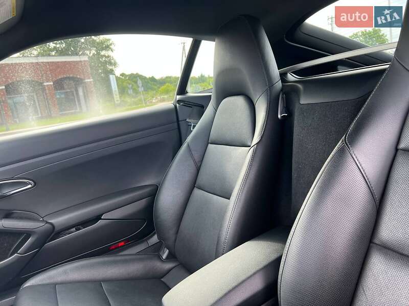 Купе Porsche Cayman 2017 в Києві