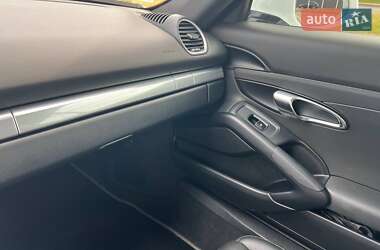 Купе Porsche Cayman 2017 в 
