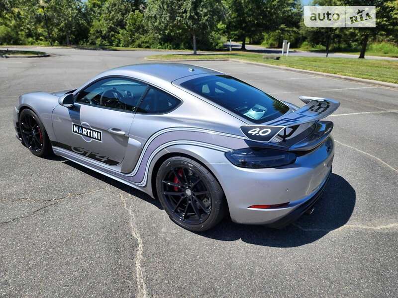 Купе Porsche Cayman 2021 в Киеве