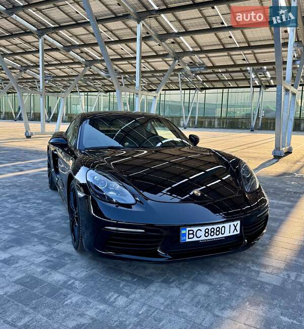 Купе Porsche Cayman 2017 в Львове