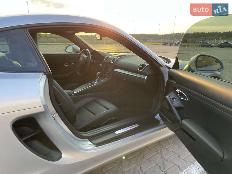 Купе Porsche Cayman 2016 в Киеве