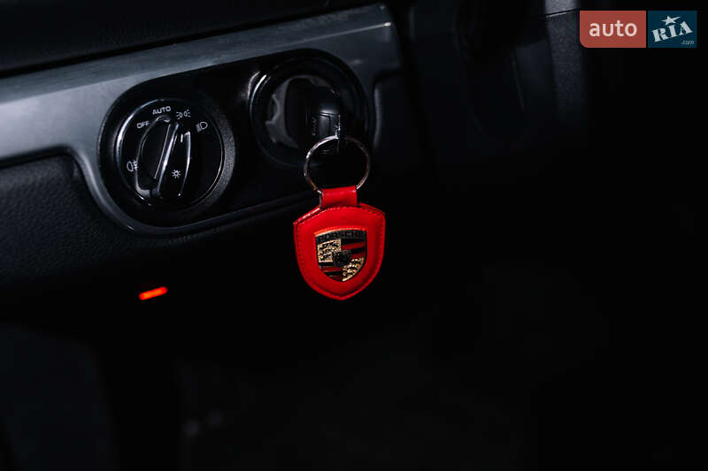 Купе Porsche Cayman 2017 в Днепре