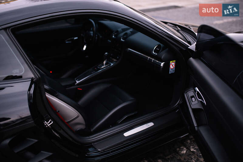 Купе Porsche Cayman 2017 в Днепре