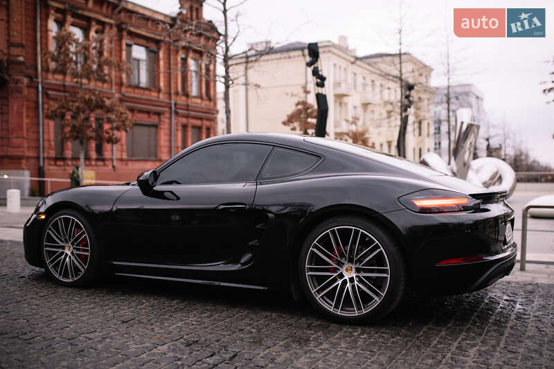 Купе Porsche Cayman 2017 в Днепре