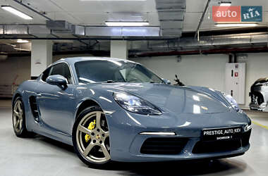 Купе Porsche Cayman 2018 в 