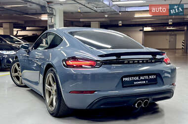 Купе Porsche Cayman 2018 в 