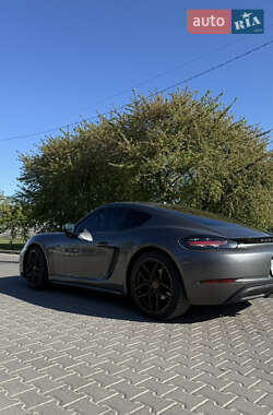 Купе Porsche Cayman 2018 в 
