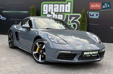 Купе Porsche Cayman 2018 в Киеве