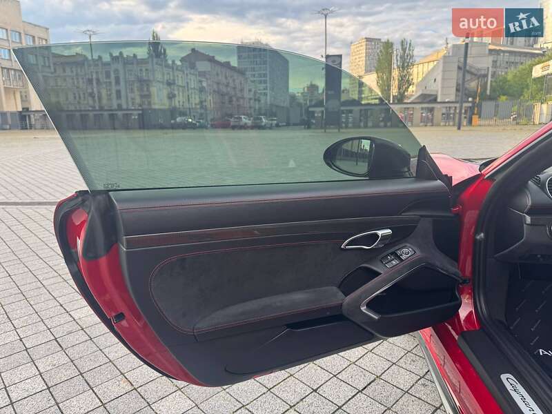Купе Porsche Cayman 2018 в Киеве