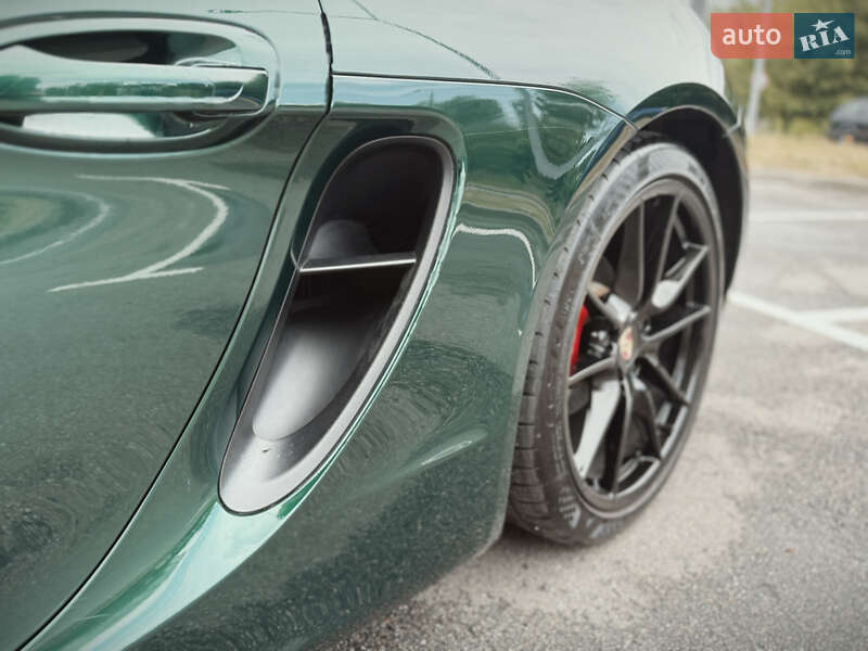 Купе Porsche Cayman 2015 в Киеве
