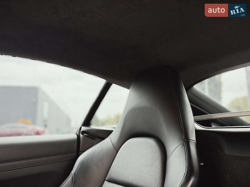 Купе Porsche Cayman 2015 в Киеве