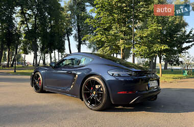 Купе Porsche Cayman 2018 в 