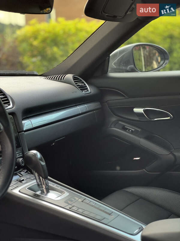 Купе Porsche Cayman 2017 в Киеве
