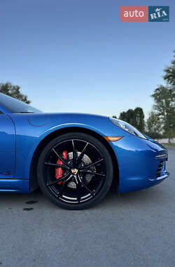 Купе Porsche Cayman 2017 в 