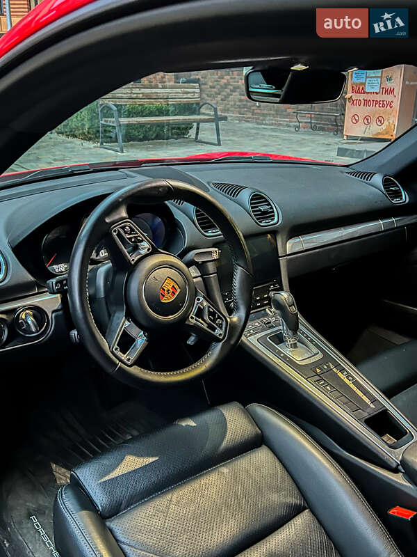 Купе Porsche Cayman 2017 в Луцке