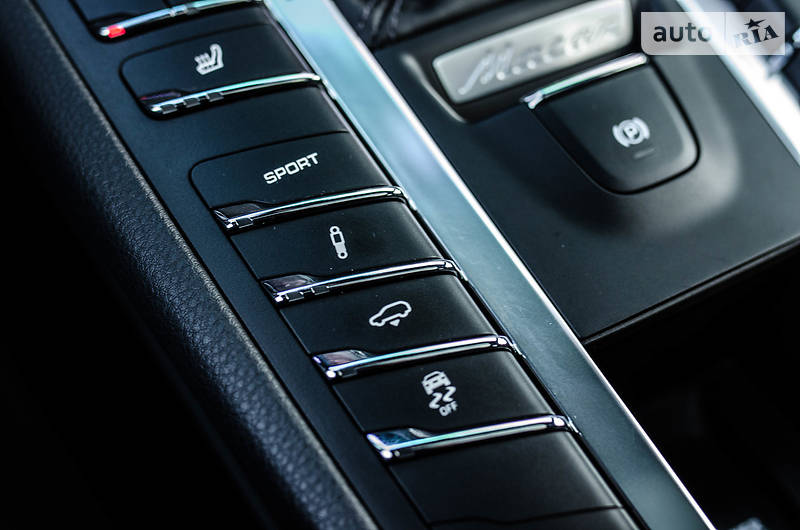 Позашляховик / Кросовер Porsche Macan 2016 в Києві