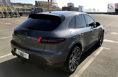 Внедорожник / Кроссовер Porsche Macan 2014 в 