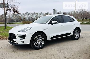 Позашляховик / Кросовер Porsche Macan 2015 в 