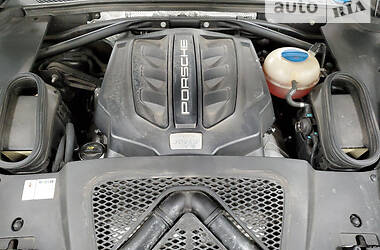 Внедорожник / Кроссовер Porsche Macan 2014 в 