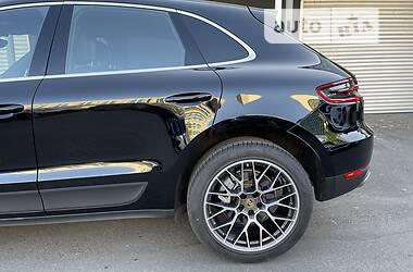 Внедорожник / Кроссовер Porsche Macan 2017 в Киеве