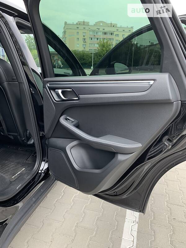 Внедорожник / Кроссовер Porsche Macan 2017 в Киеве