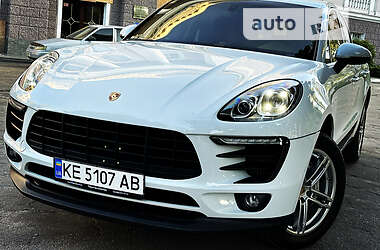 Внедорожник / Кроссовер Porsche Macan 2014 в 