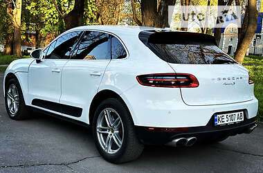 Внедорожник / Кроссовер Porsche Macan 2014 в 