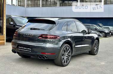 Внедорожник / Кроссовер Porsche Macan 2016 в 