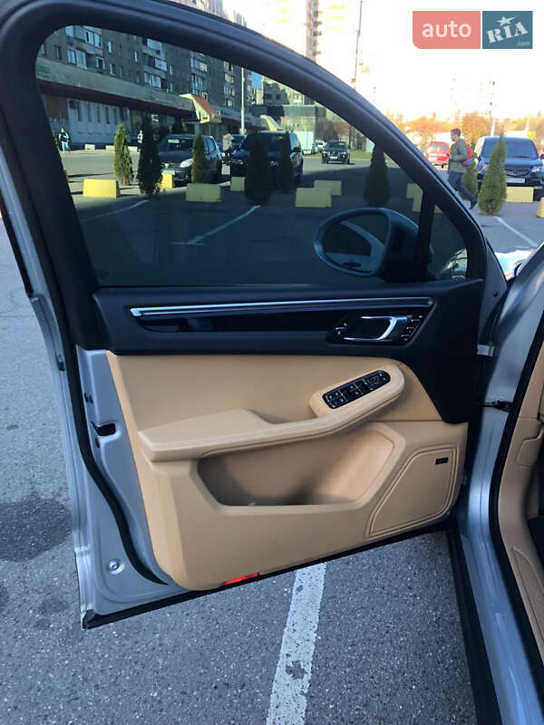 Внедорожник / Кроссовер Porsche Macan 2018 в Львове