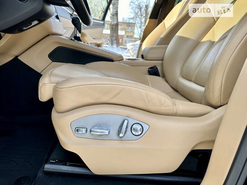 Внедорожник / Кроссовер Porsche Macan 2017 в Киеве