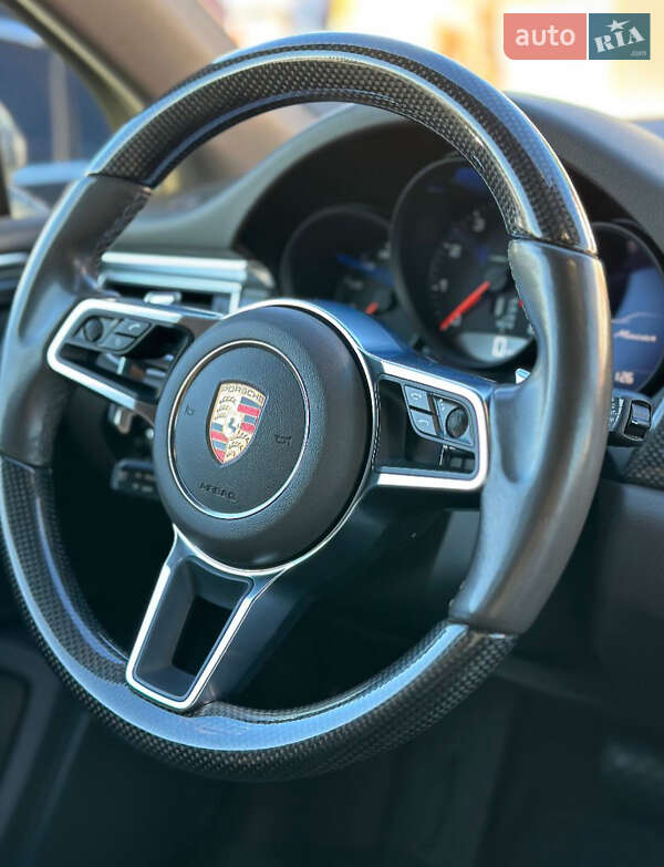 Внедорожник / Кроссовер Porsche Macan 2017 в Одессе