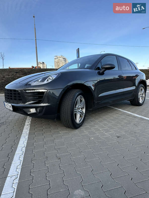 Внедорожник / Кроссовер Porsche Macan 2016 в Киеве