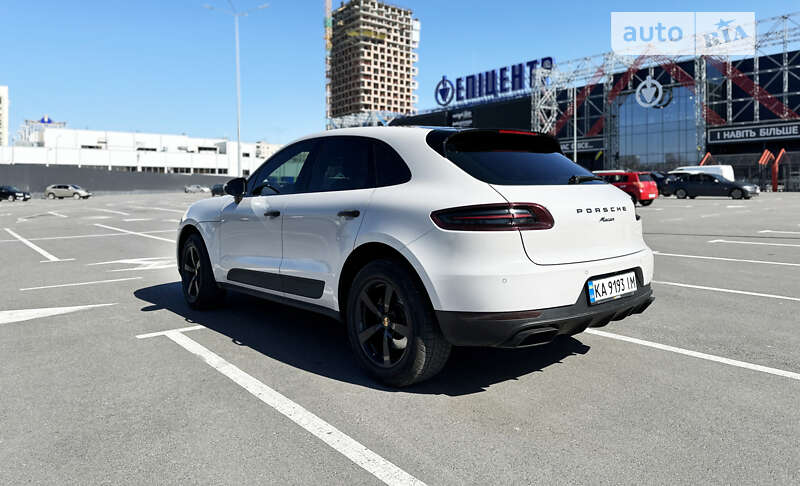 Внедорожник / Кроссовер Porsche Macan 2018 в Киеве