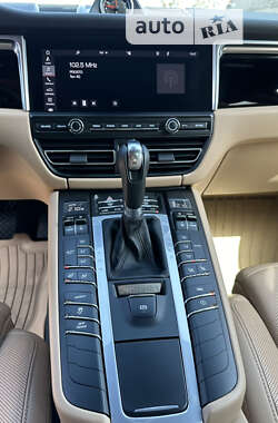 Внедорожник / Кроссовер Porsche Macan 2020 в 