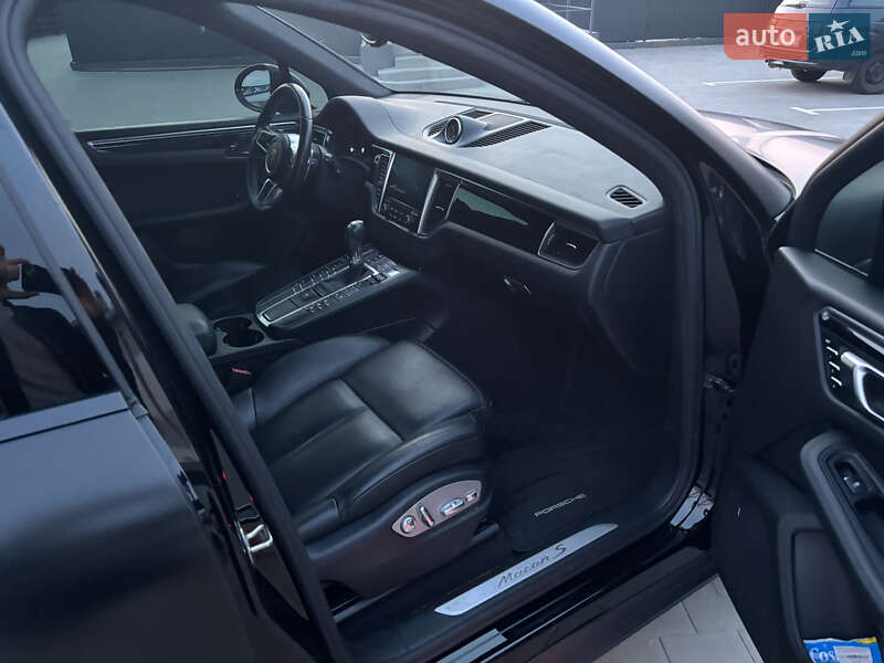 Позашляховик / Кросовер Porsche Macan 2016 в Києві фото 12 Позашляховик / Кросовер Porsche Macan 2016 в Києві