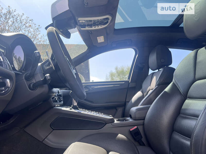 Позашляховик / Кросовер Porsche Macan 2019 в Дніпрі фото 11 Позашляховик / Кросовер Porsche Macan 2019 в Дніпрі