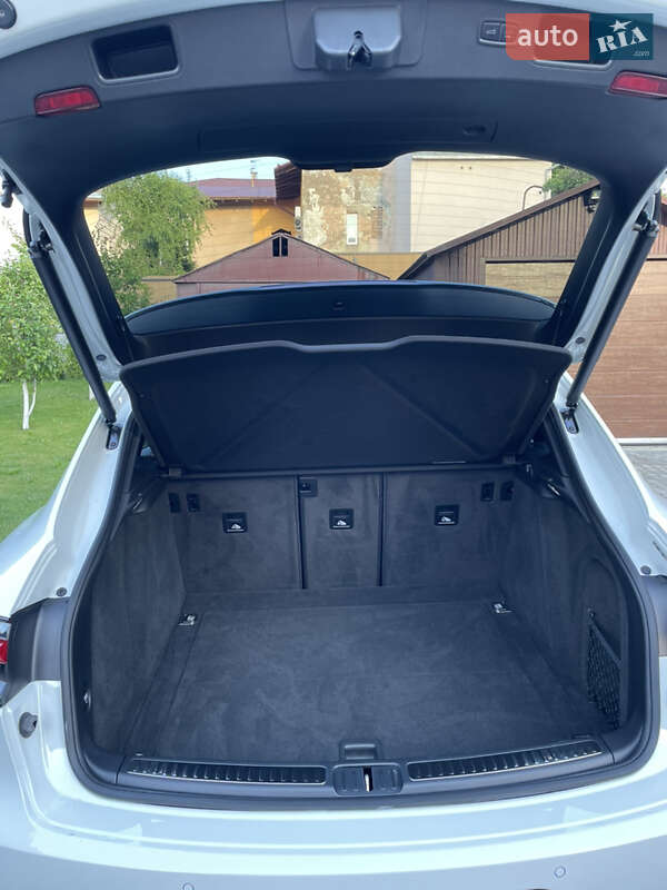 Внедорожник / Кроссовер Porsche Macan 2021 в Ивано-Франковске